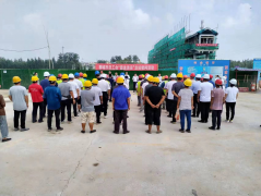 盛夏八月，驕陽似火。當前，正是 七下八上的主汛關鍵期，同時也是最炎熱的時候。近期的幾次短時集中強降雨和連日酷暑高溫天氣，給正在緊張施工的水利工程建設帶來了極大考驗，